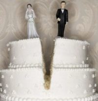 parting wedding cake